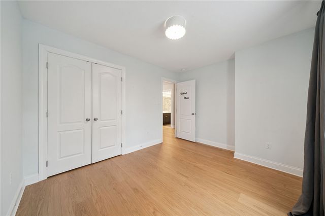 5600 Willow Terrace Dr, Bethel Park, PA 15102