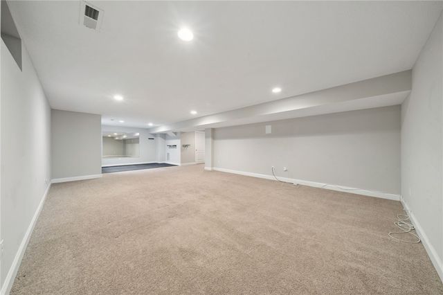 5600 Willow Terrace Dr, Bethel Park, PA 15102