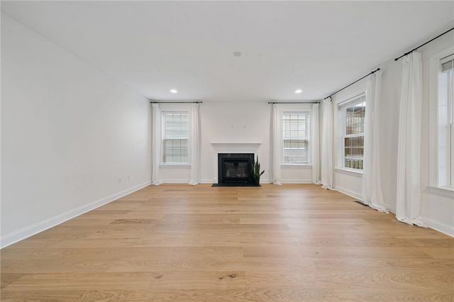 5600 Willow Terrace Dr, Bethel Park, PA 15102