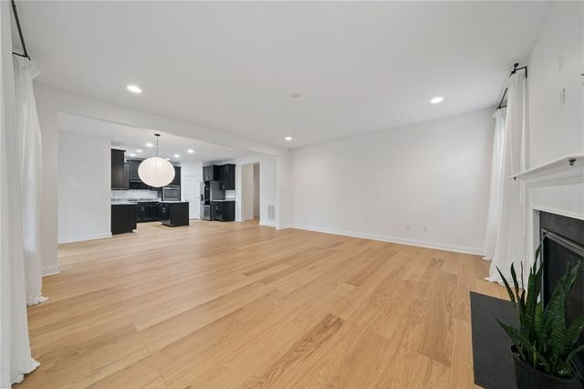 5600 Willow Terrace Dr, Bethel Park, PA 15102