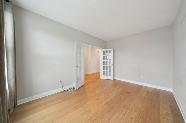 5600 Willow Terrace Dr, Bethel Park, PA 15102