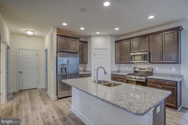 122 WATERSIDE DR, Bridgeville, DE 19933