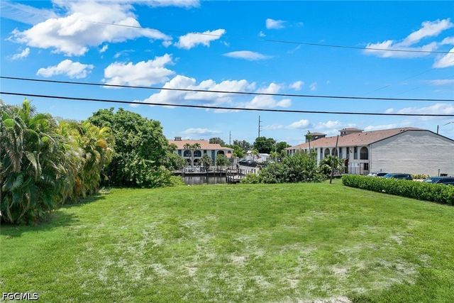 1523 SE 36th TER, Cape Coral, FL 33904