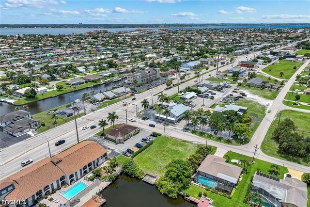 1523 SE 36th TER, Cape Coral, FL 33904