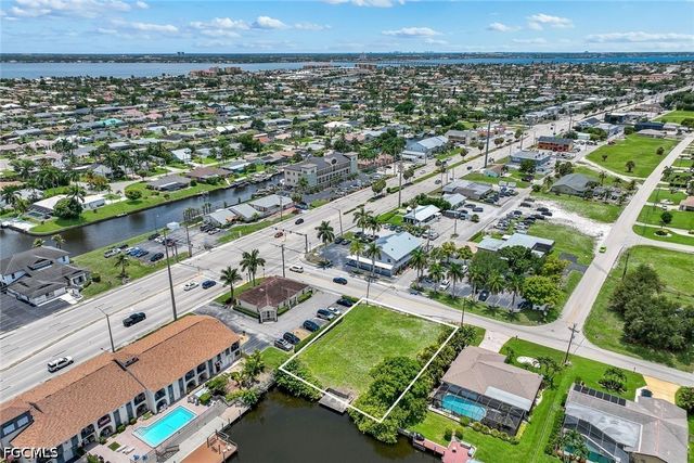 1523 SE 36th TER, Cape Coral, FL 33904