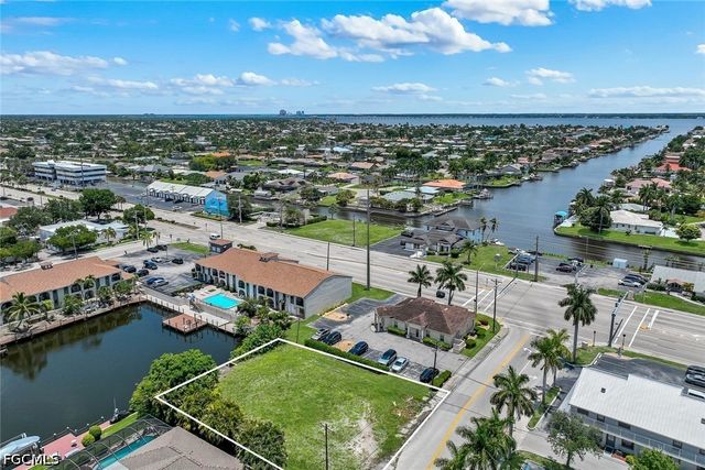 1523 SE 36th TER, Cape Coral, FL 33904