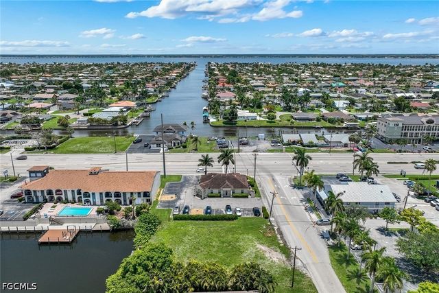 1523 SE 36th TER, Cape Coral, FL 33904