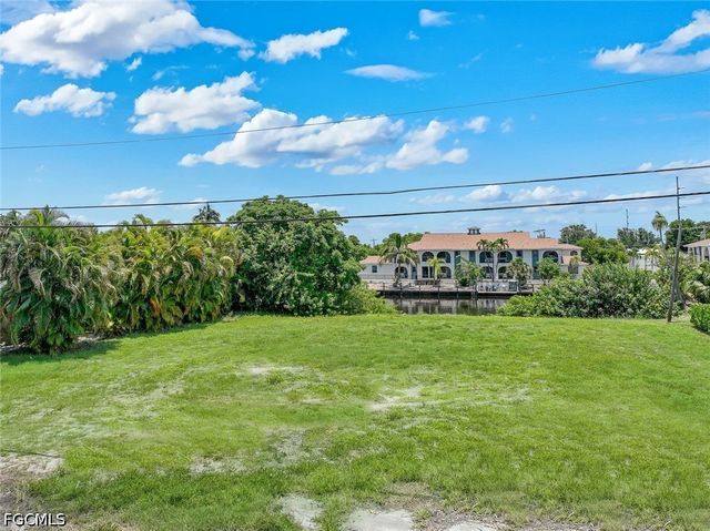 1523 SE 36th TER, Cape Coral, FL 33904