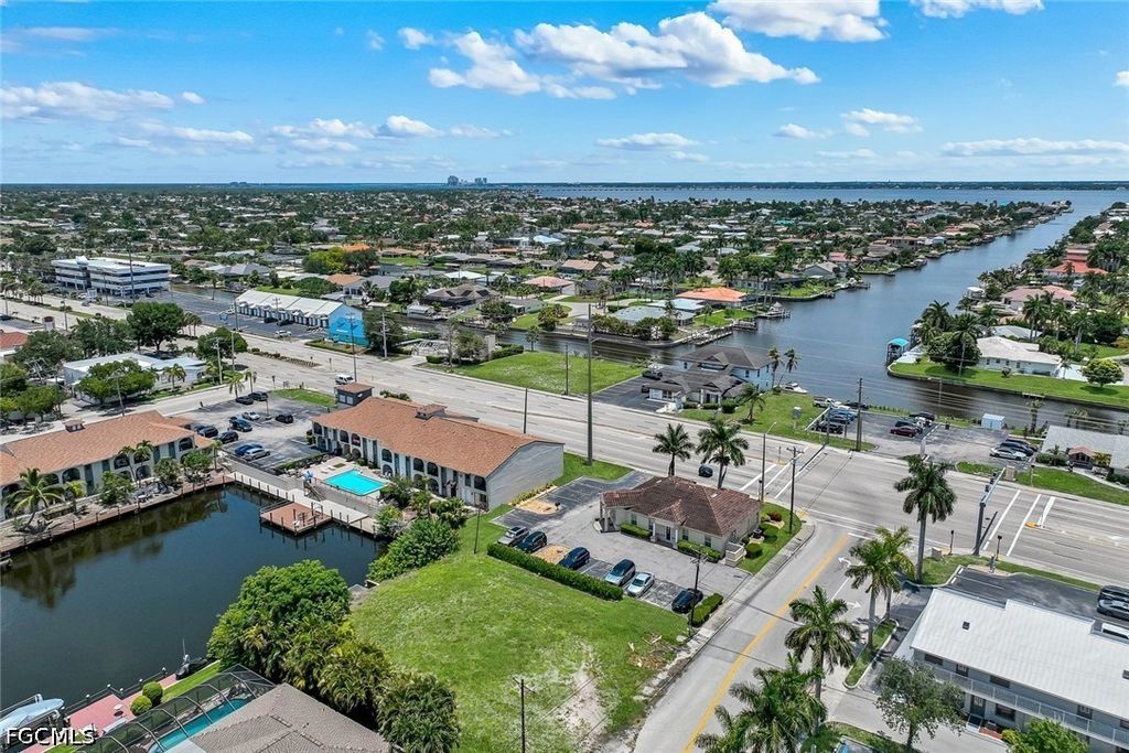 1523 SE 36th TER, Cape Coral, FL 33904