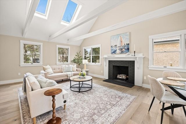 67 Whippoorwill Cir, Mashpee, MA 02649