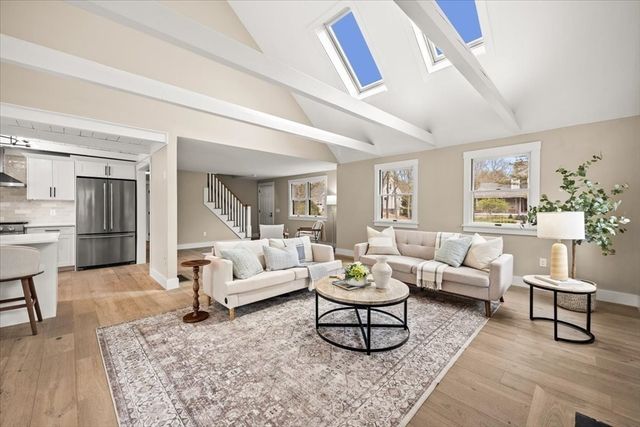 67 Whippoorwill Cir, Mashpee, MA 02649