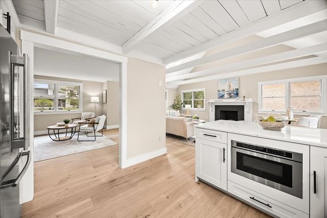 67 Whippoorwill Cir, Mashpee, MA 02649