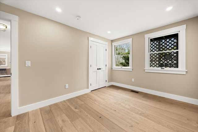 67 Whippoorwill Cir, Mashpee, MA 02649