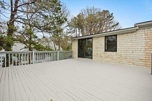 67 Whippoorwill Cir, Mashpee, MA 02649