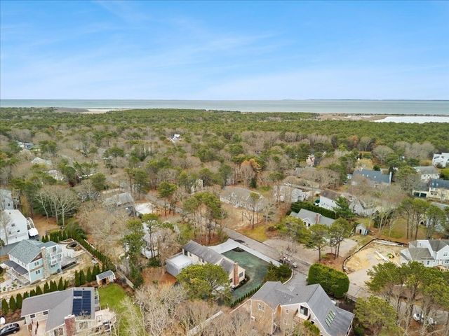 67 Whippoorwill Cir, Mashpee, MA 02649