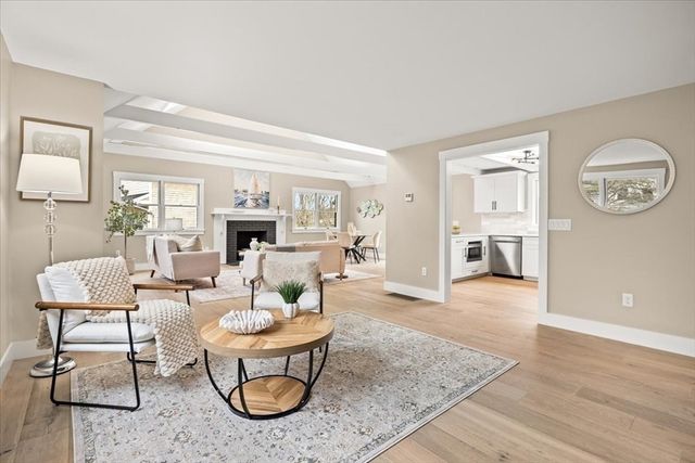 67 Whippoorwill Cir, Mashpee, MA 02649