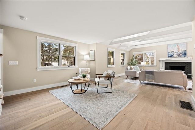 67 Whippoorwill Cir, Mashpee, MA 02649