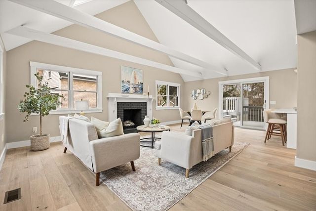 67 Whippoorwill Cir, Mashpee, MA 02649