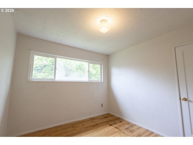 7004 Se WOODSTOCK Blvd, Portland, OR 97206