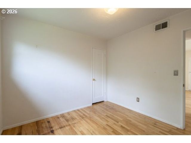 7004 Se WOODSTOCK Blvd, Portland, OR 97206