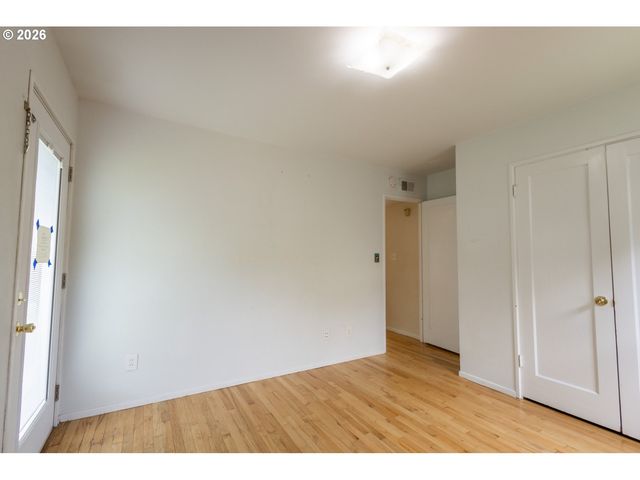 7004 Se WOODSTOCK Blvd, Portland, OR 97206