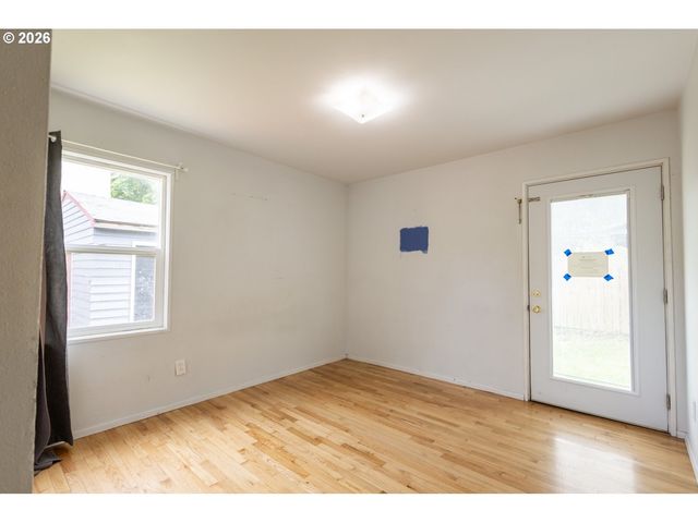 7004 Se WOODSTOCK Blvd, Portland, OR 97206