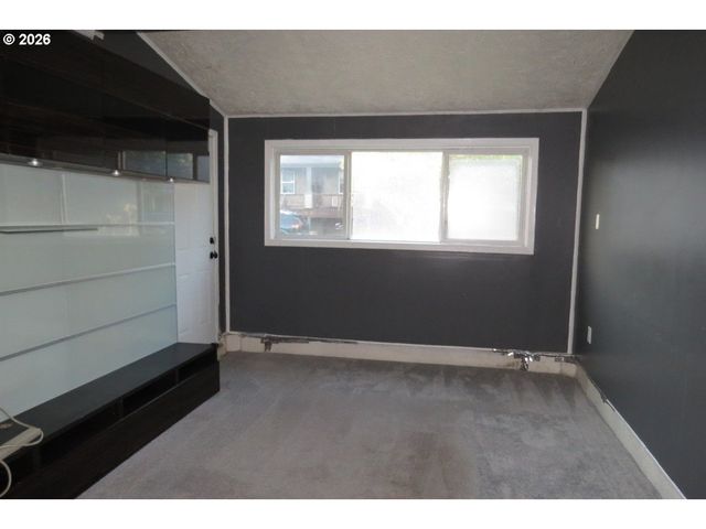 7004 Se WOODSTOCK Blvd, Portland, OR 97206