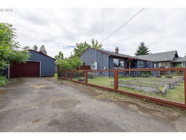 7004 Se WOODSTOCK Blvd, Portland, OR 97206