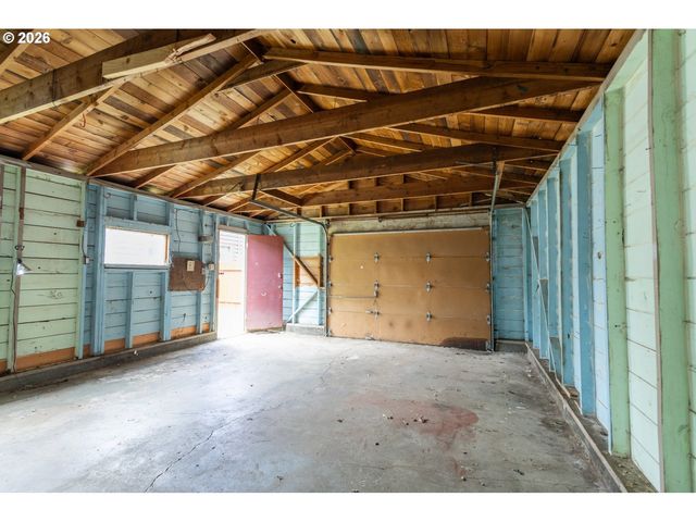 7004 Se WOODSTOCK Blvd, Portland, OR 97206