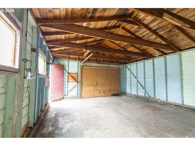7004 Se WOODSTOCK Blvd, Portland, OR 97206