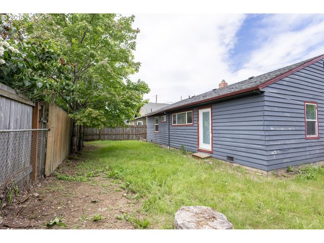 7004 Se WOODSTOCK Blvd, Portland, OR 97206