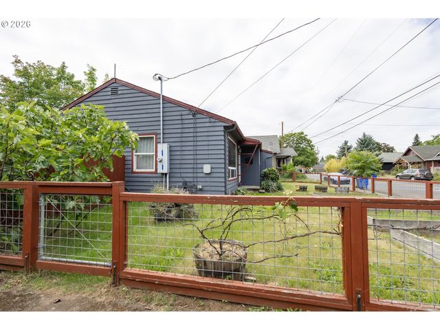 7004 Se WOODSTOCK Blvd, Portland, OR 97206