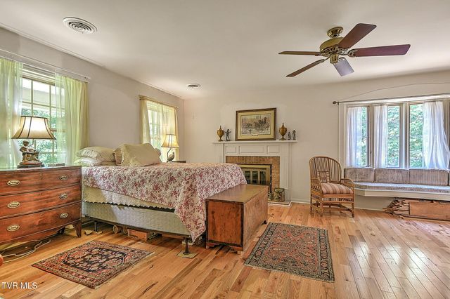 20591 Azen Road, Damascus, VA 24236