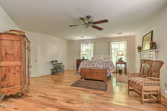 20591 Azen Road, Damascus, VA 24236