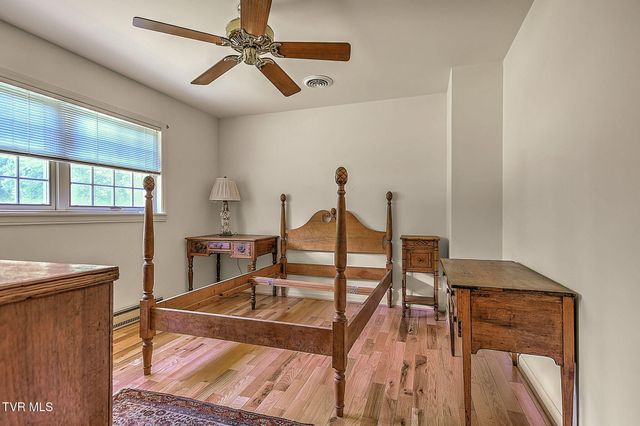 20591 Azen Road, Damascus, VA 24236