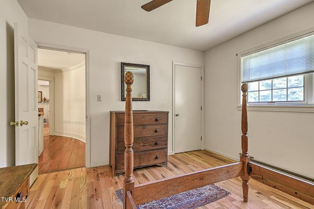 20591 Azen Road, Damascus, VA 24236