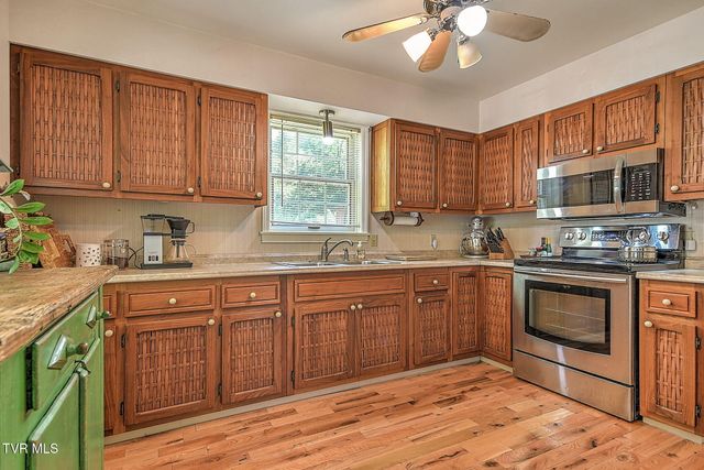 20591 Azen Road, Damascus, VA 24236