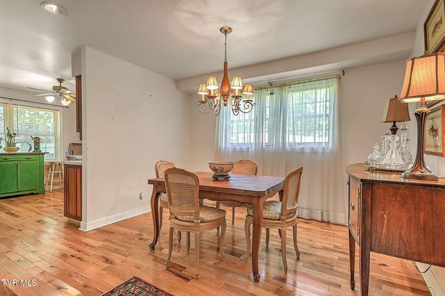 20591 Azen Road, Damascus, VA 24236