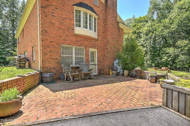 20591 Azen Road, Damascus, VA 24236
