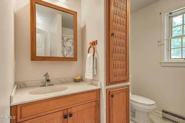 20591 Azen Road, Damascus, VA 24236