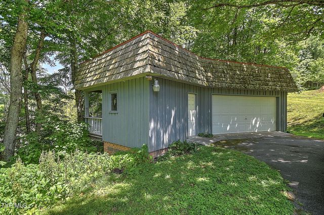 20591 Azen Road, Damascus, VA 24236