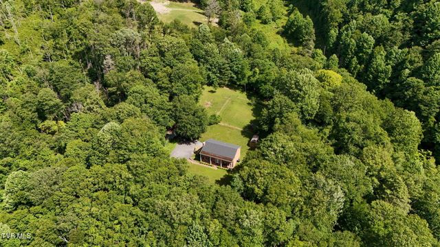 20591 Azen Road, Damascus, VA 24236