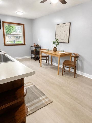 2722 E Denton AVENUE, Saint Francis, WI 53235