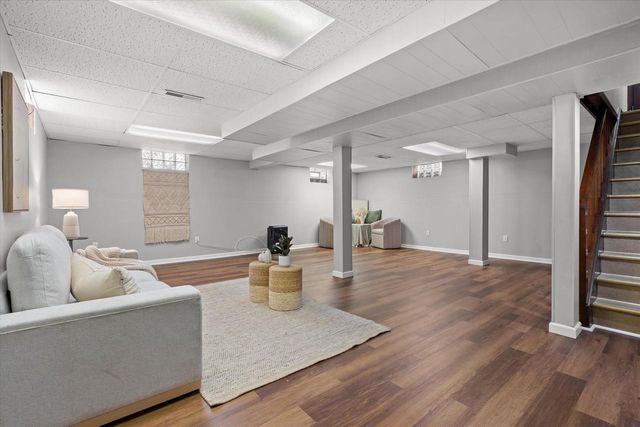 2722 E Denton AVENUE, Saint Francis, WI 53235