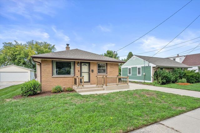 2722 E Denton AVENUE, Saint Francis, WI 53235