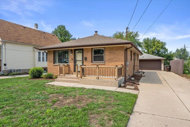 2722 E Denton AVENUE, Saint Francis, WI 53235