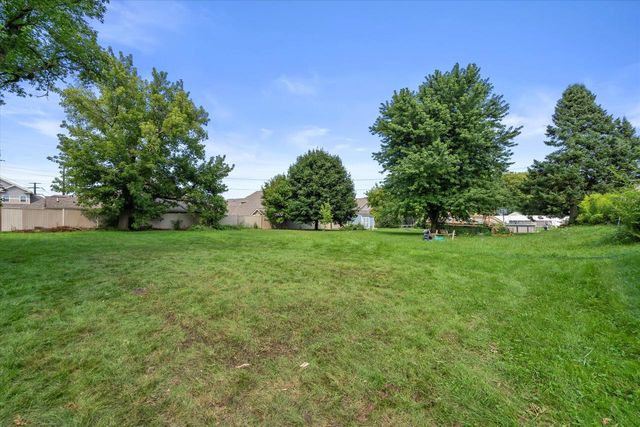 2722 E Denton AVENUE, Saint Francis, WI 53235
