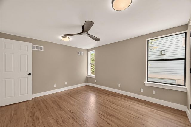 921 Ivy Road, Clear Lake Shores, TX 77565