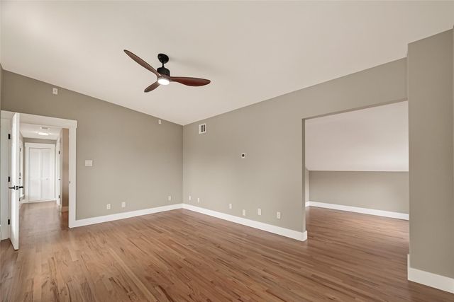 921 Ivy Road, Clear Lake Shores, TX 77565