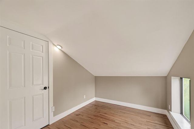 921 Ivy Road, Clear Lake Shores, TX 77565